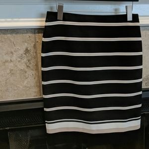 White House Black Market size 6 skirt